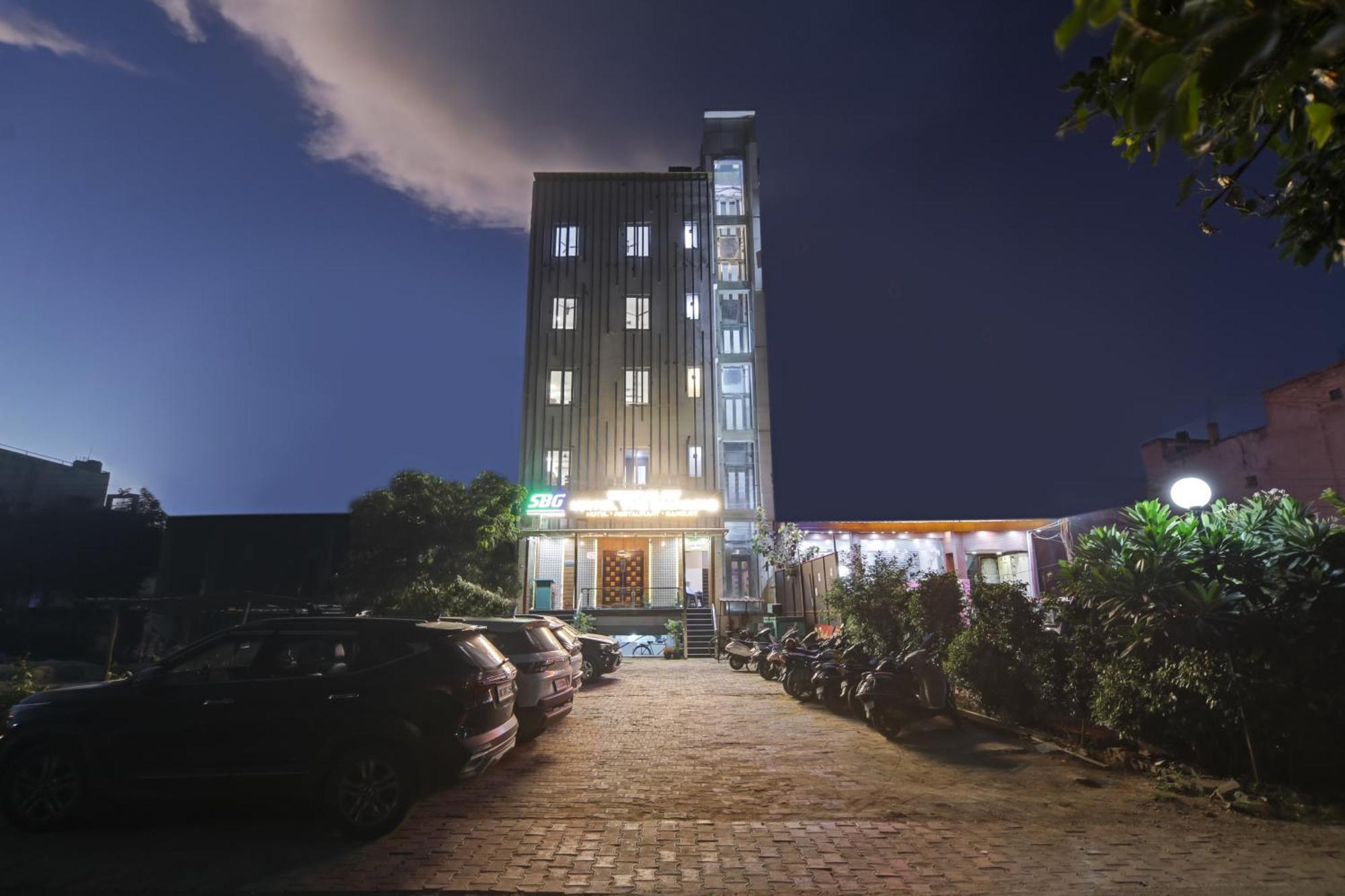Status By Hotel The Emporio 加济阿巴德 外观 照片