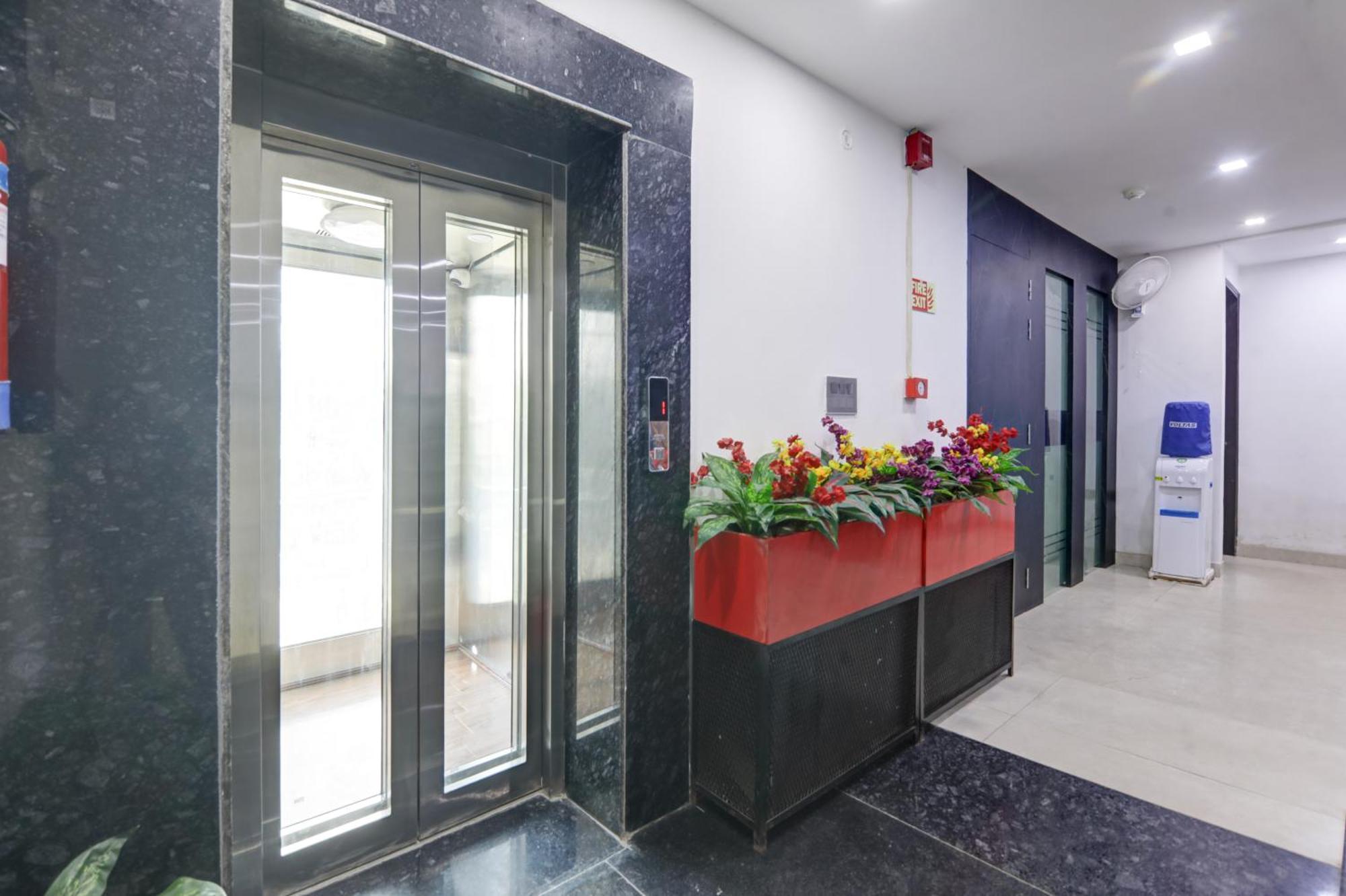 Status By Hotel The Emporio 加济阿巴德 外观 照片